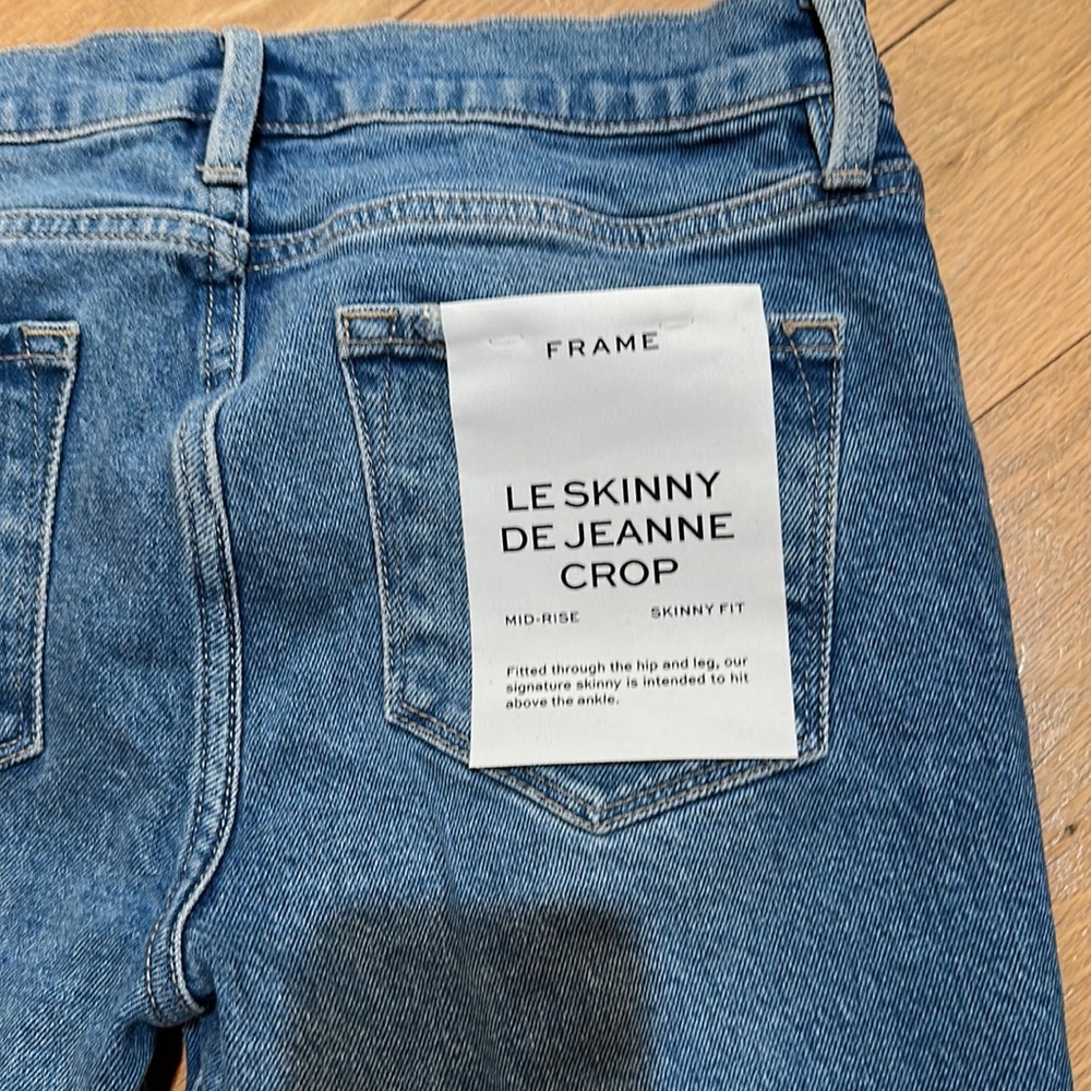Frame Crop Jeans - Picture 5 of 7